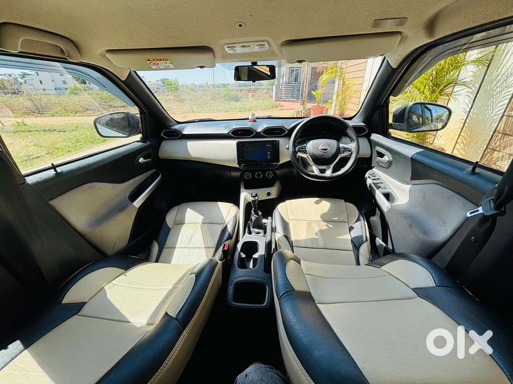 Nissan Magnite 1.0 Xv Premium, 2023, Petrol