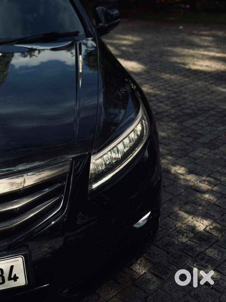 Honda Accord Petrol 2011 Sunroof Top End Model
