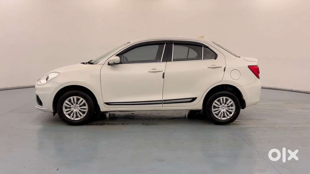 Maruti Suzuki Dzire Vxi Ags, 2022, Petrol