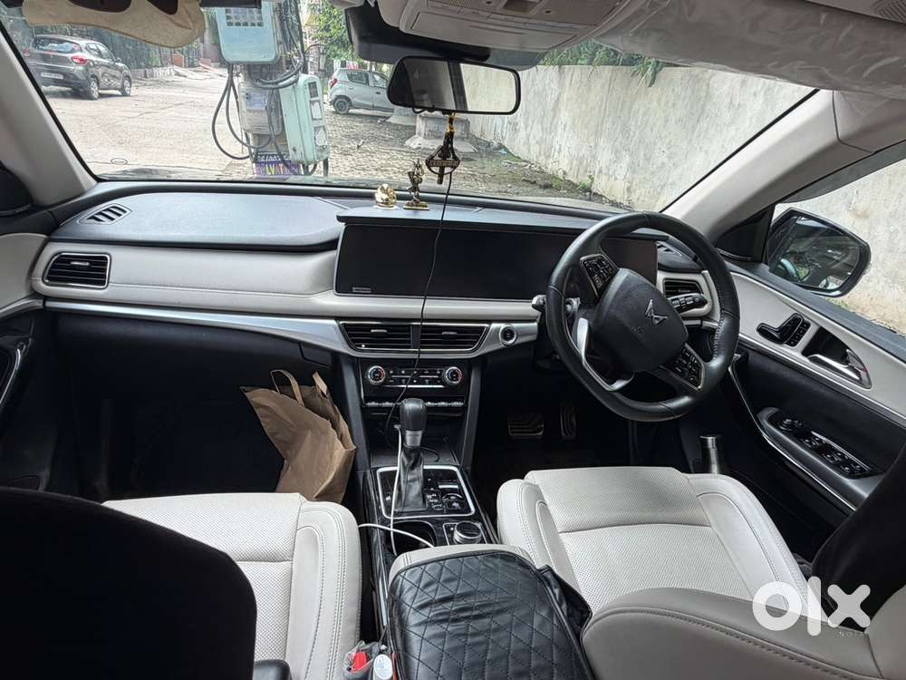 Mahindra Xuv700 Diesel 2024 Ax7l Awd Top Model