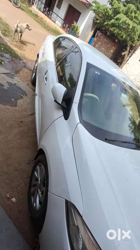 Renault Fluence Car
