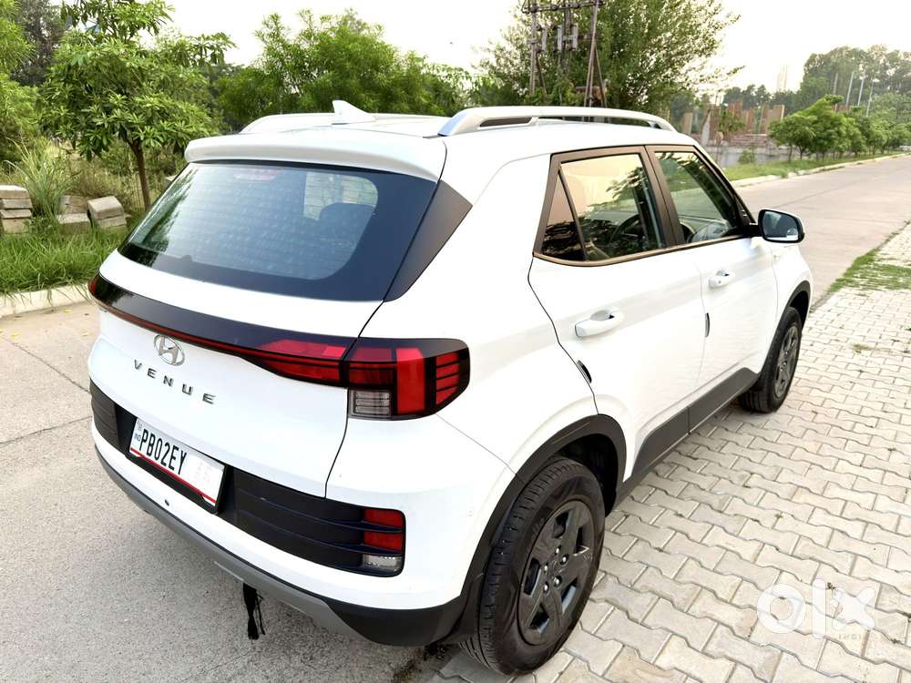 Hyundai Venue S Plus Mt 1.2 Kappa, 2024, Petrol