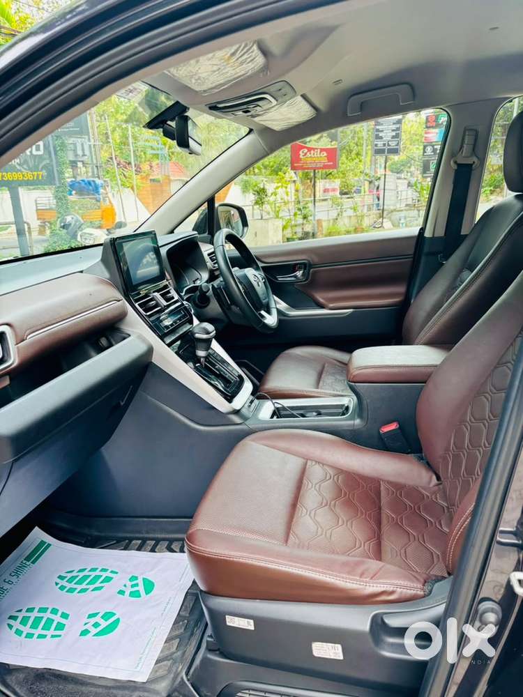 2024 Toyota Innova Hycross Vx | 71,000 Km | Sparkling Black |