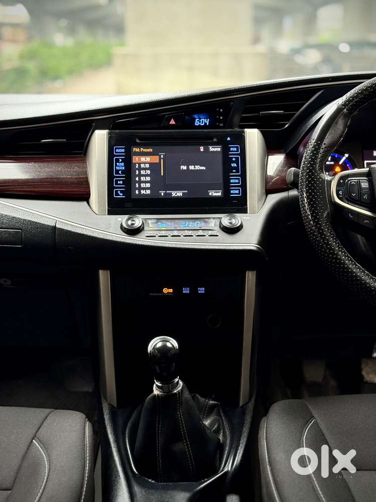 Toyota Innova Crysta 2.4 Vx Mt 8s, 2017, Diesel