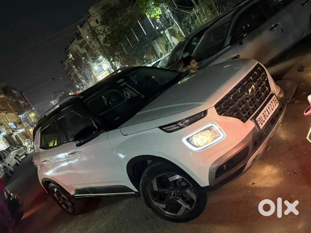 Hyundai Venue Petrol Mt 2019