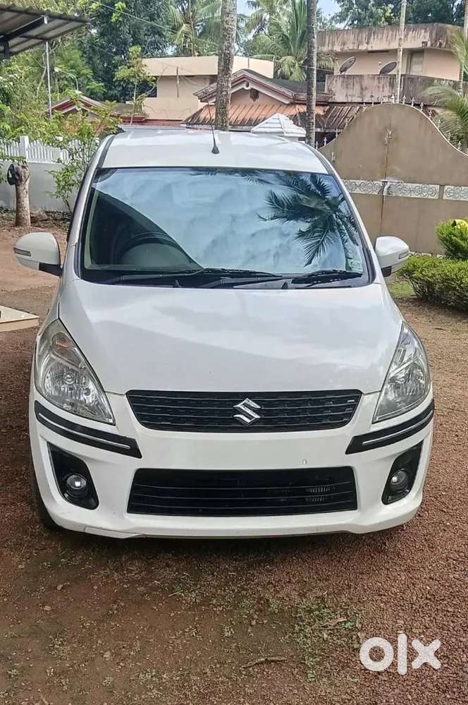 Maruti Suzuki Ertiga 2013 Diesel 176000 Km Driven