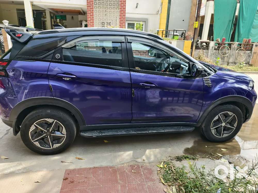 Tata Nexon Purple 2023 - Manual Petrol