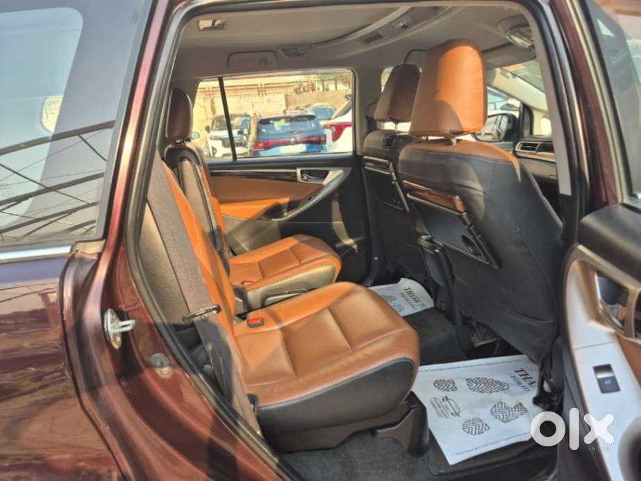 Toyota Innova Crysta 2.8z Automatic, 2016, Diesel