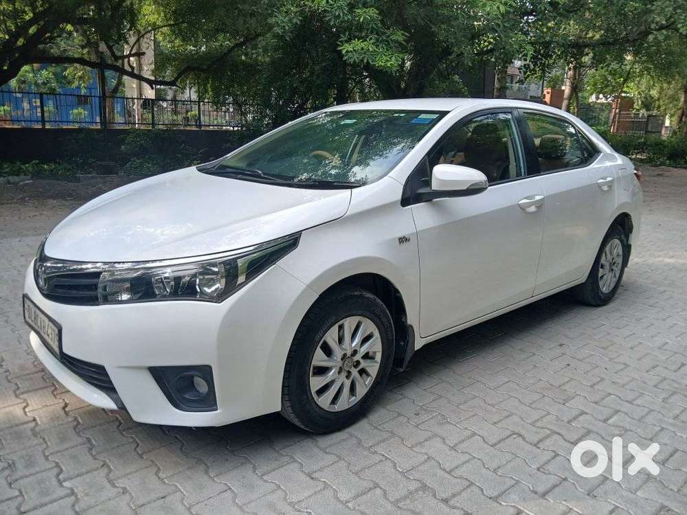Toyota Corolla Altis 1.8 J, 2015, Petrol