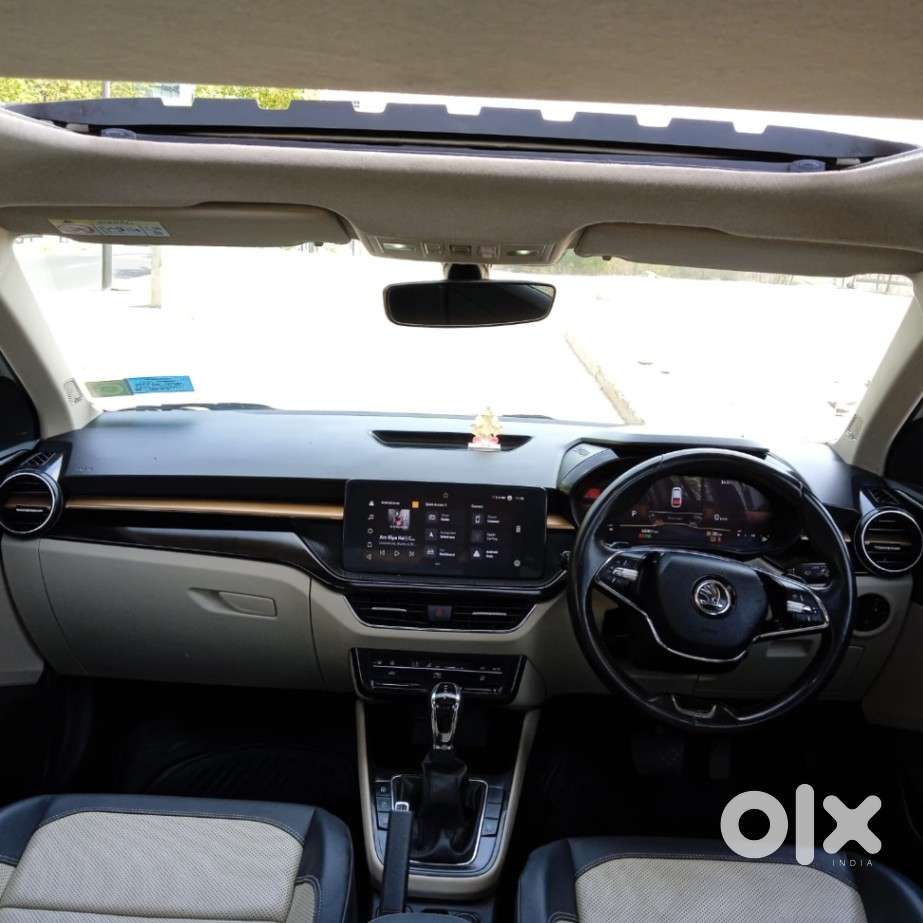 Skoda Slavia Style 1.0l Tsi At, 2022, Petrol