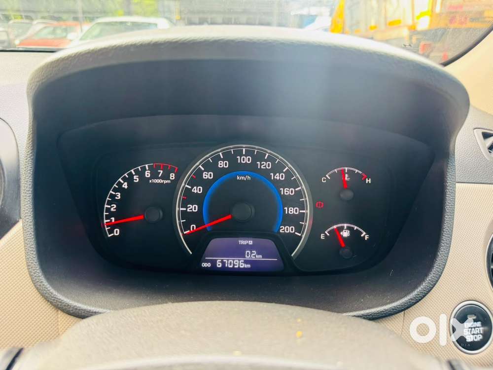 Hyundai Grand I10 Sportz, 2014, Petrol