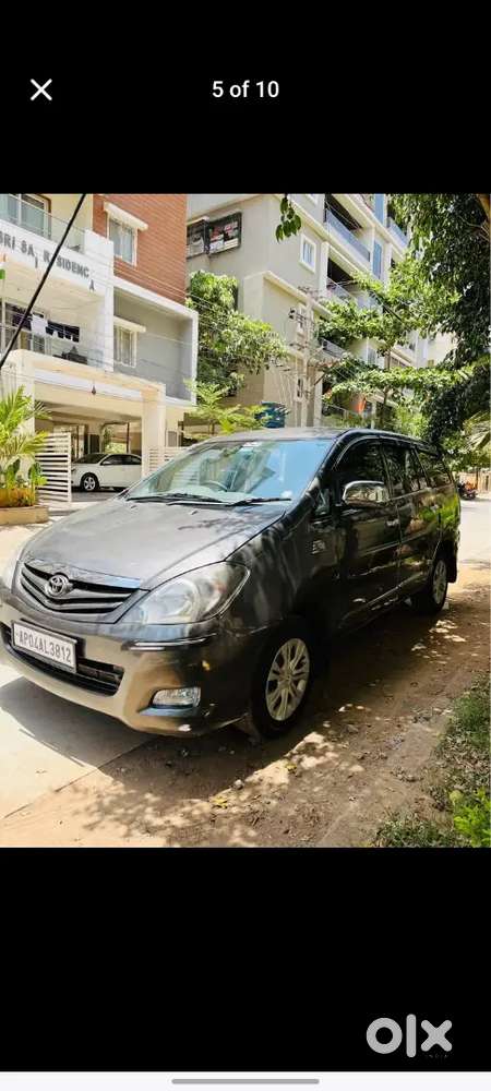 Toyota Innova 2010 Diesel 270000 Km Driven