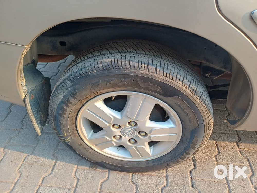 Toyota Innova Crysta 2.7 V, 2006, Petrol