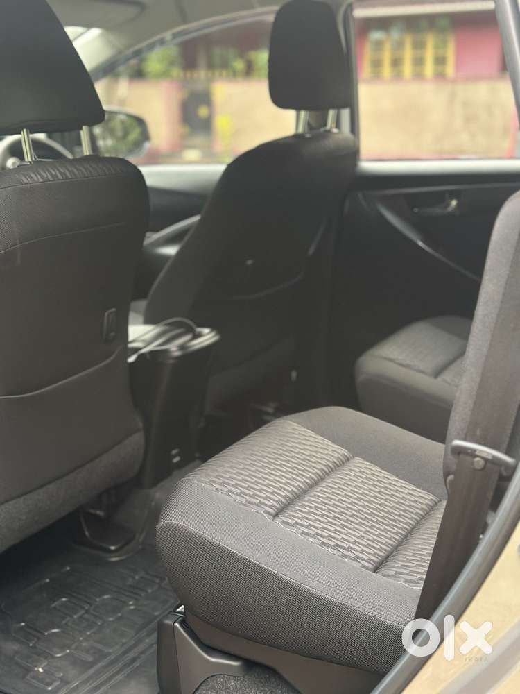 Toyota Innova Crysta 2.4 G Plus Mt 7 Str, 2025, Diesel