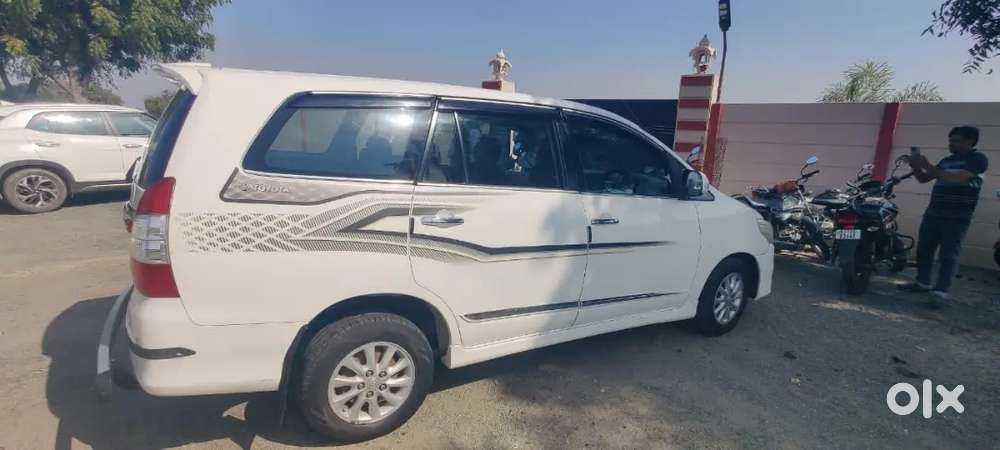 Toyota Innova 2014