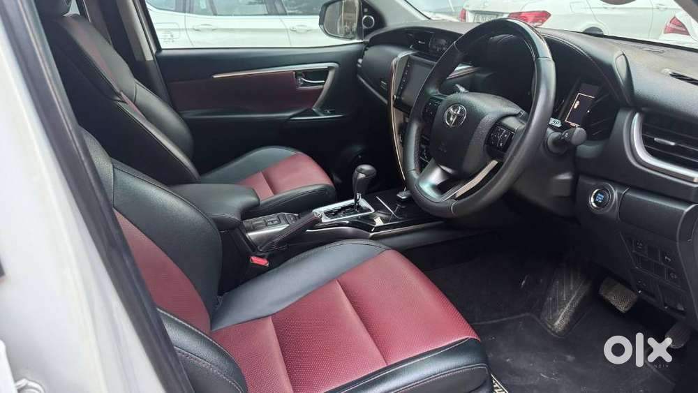 Toyota Fortuner Legender 4x4 At 2.8, 2025, Diesel