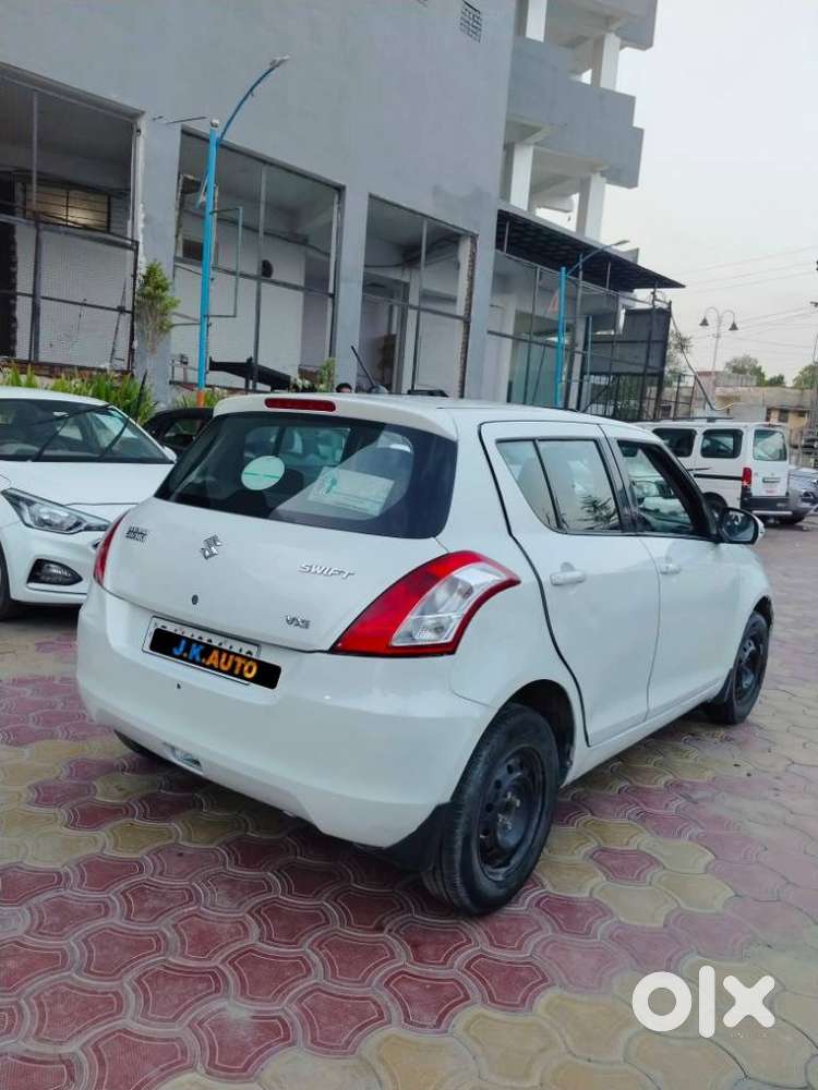 Maruti Suzuki Swift Vxi + Manual, 2012, Petrol