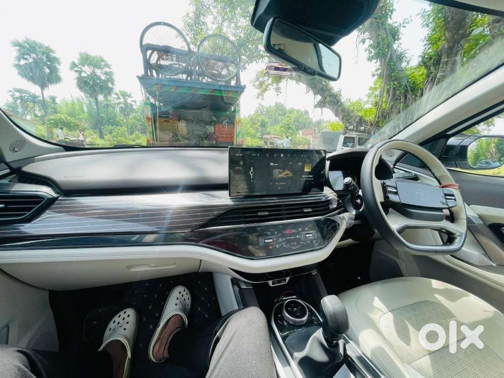 Tata Safari Facelift Accomplished+