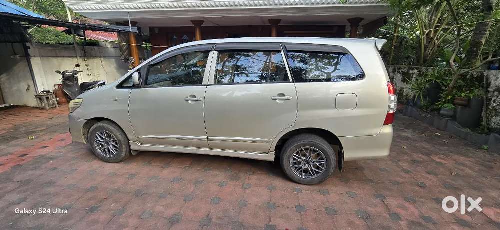 Toyota Innova 2015 Diesel Well Maintained