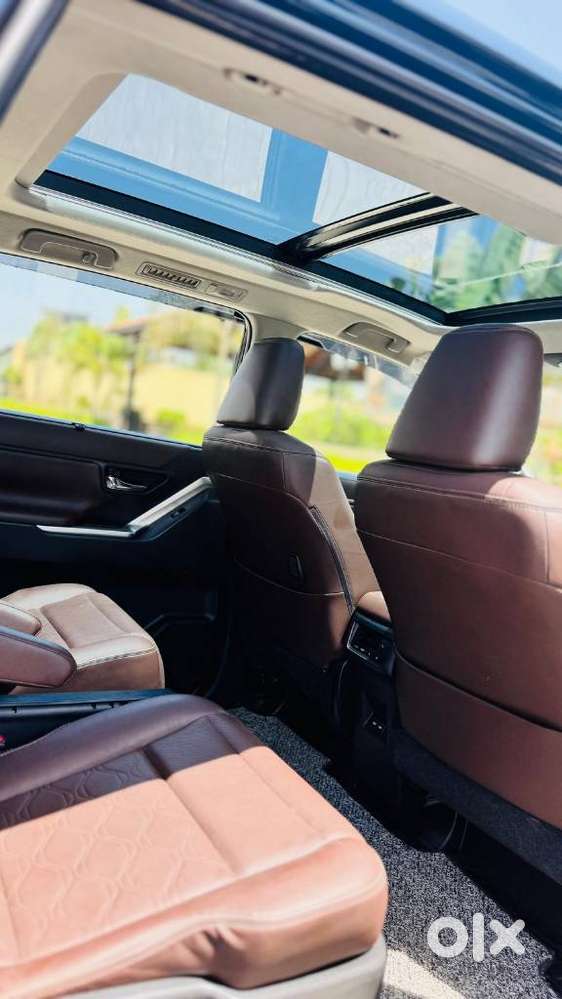 Toyota Innova Hycross 2.0 Zx (o) Hybrid 7 Str, 2023, Petrol