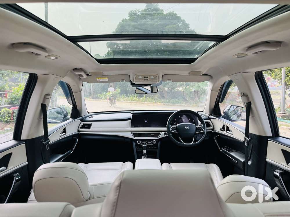 Mahindra Xuv700 2.2 Ax 7 Diesel At Luxury Pack Str, 2022, Diesel