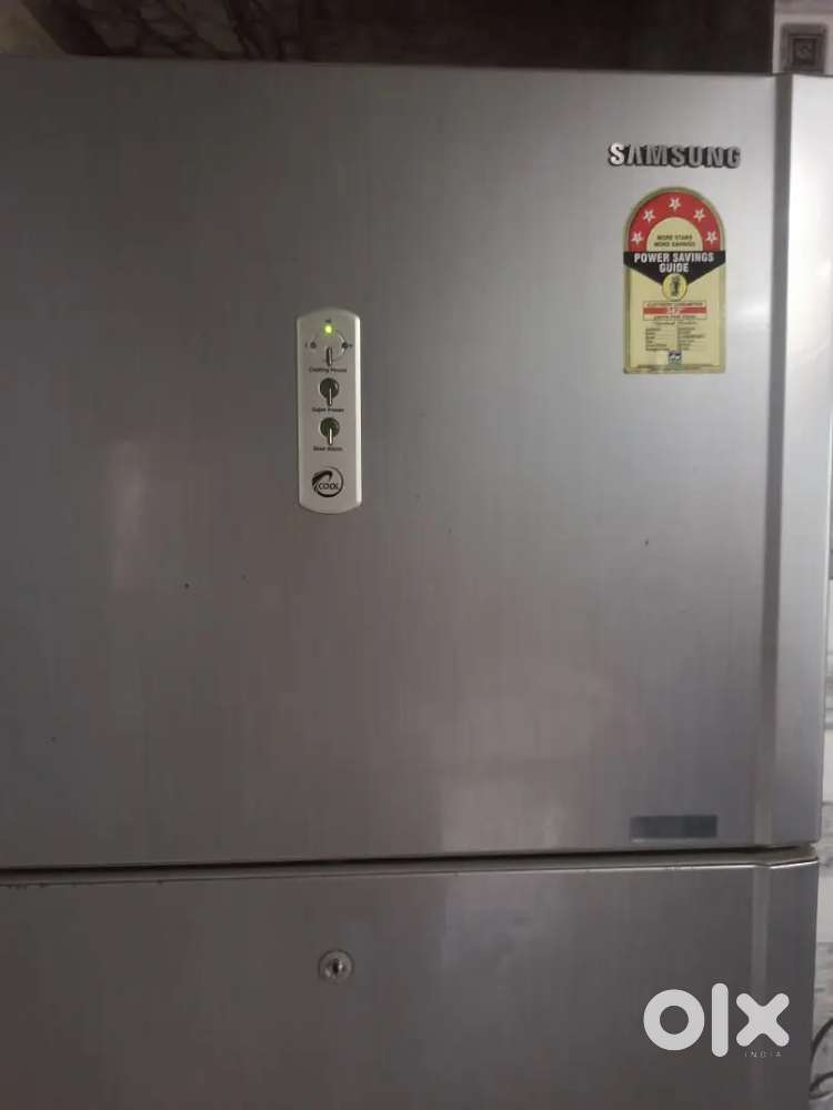 Almost  new 2024Samsung fridge, only selling because of shifting