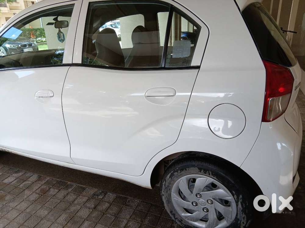 First-owner Hyundai Santro Sportz *(automatic)