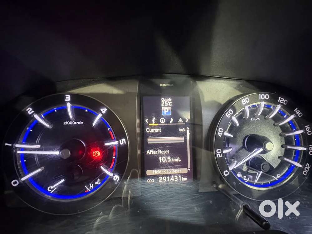 Toyota Innova Crysta 2.8 Zx At 7 Seater, 2017, Diesel