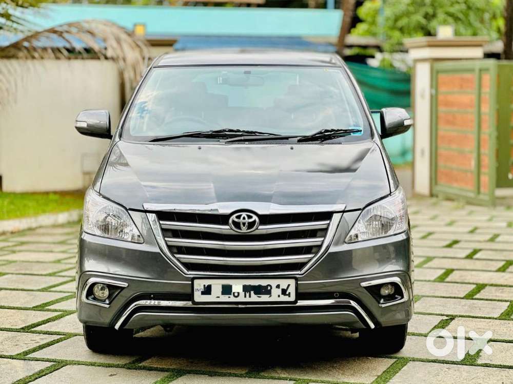 Toyota Innova 2016