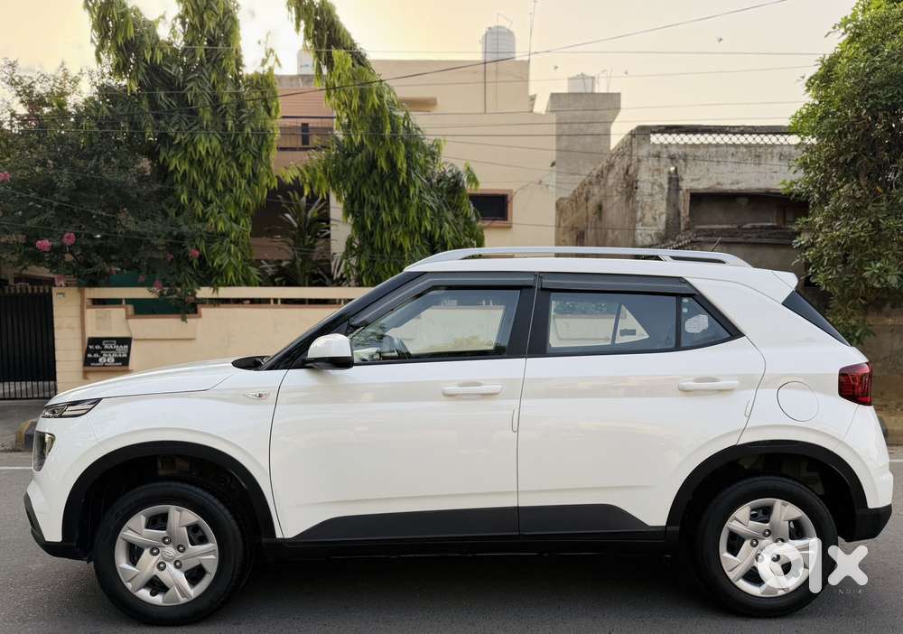 Hyundai Venue S 1.2 Petrol, 2022, Petrol