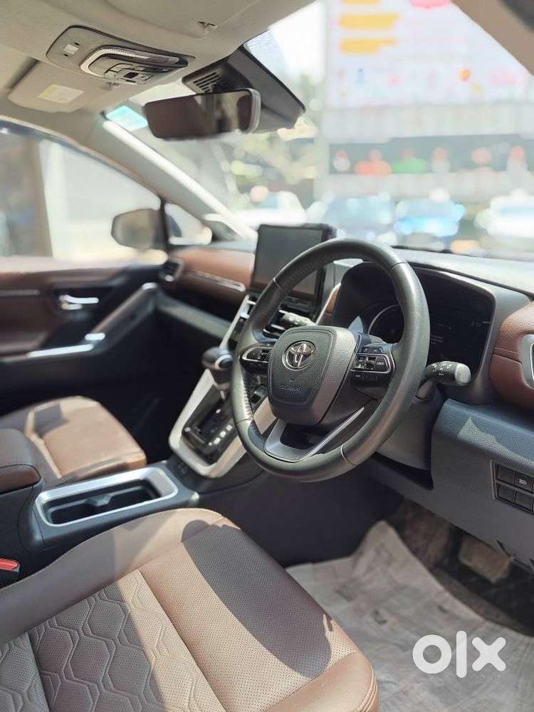 Toyota Innova Hycross 2.0 Zx (o) Hybrid 7 Str, 2024, Petrol