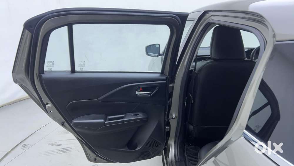 Maruti Suzuki Swift Amt Zxi, 2025, Petrol