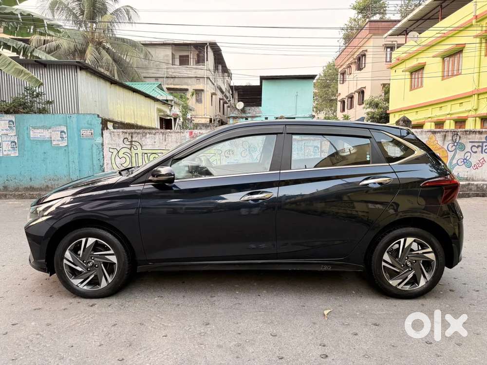 Hyundai New I20 1.2 Asta Mt Dual Tone, 2023, Petrol