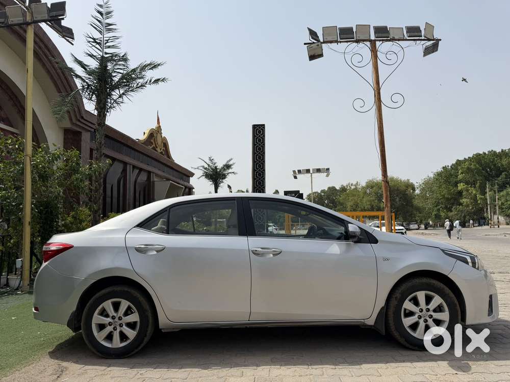 Toyota Corolla Altis, 2014, Petrol