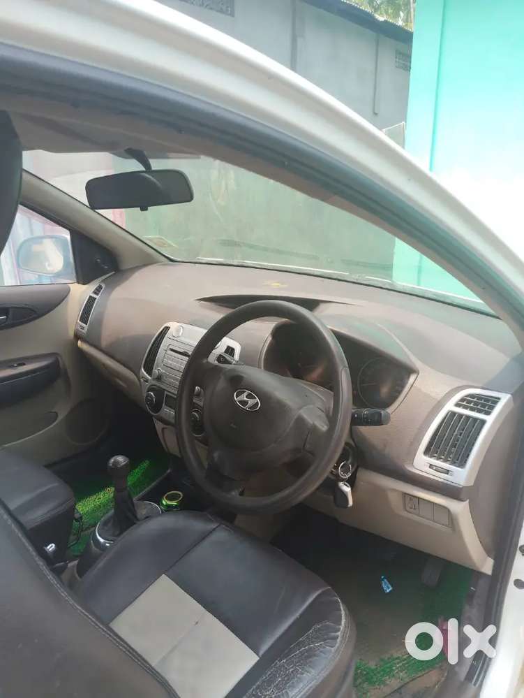 Hyundai New I20 2013 Petrol 100000 Km Driven