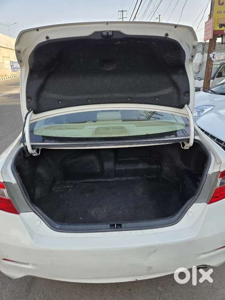 Toyota Camry Hybrid 2014 Automatic Well Maintained