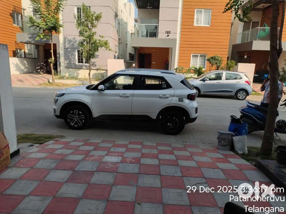 Venu Sx Diesel 1.5 Showroom Track Vehicle