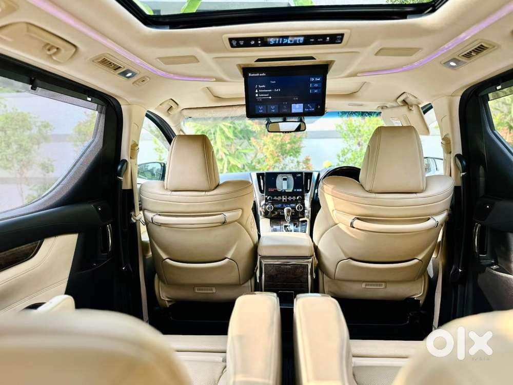 Toyota Vellfire 2.5 Executive Lounge, 2021, Petrol