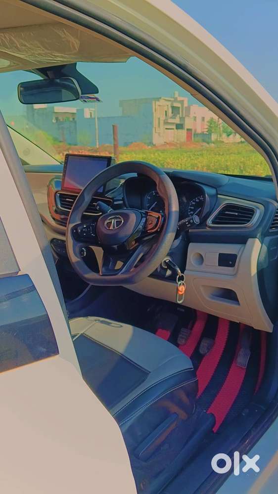 Tata Altroz Xm Plus 2024