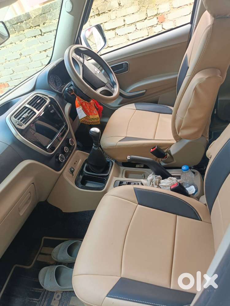 Mahindra Bolero Neo P10