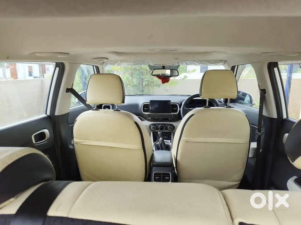 Hyundai Venue Petrol Manual 2022