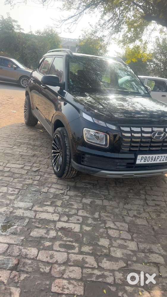 Hyundai Venue 2024 Petrol Good Condition