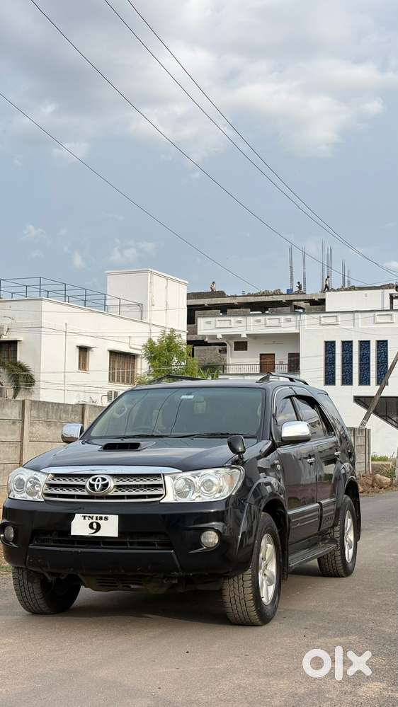 Toyota Fortuner 4x2 Manual, 2011, Diesel