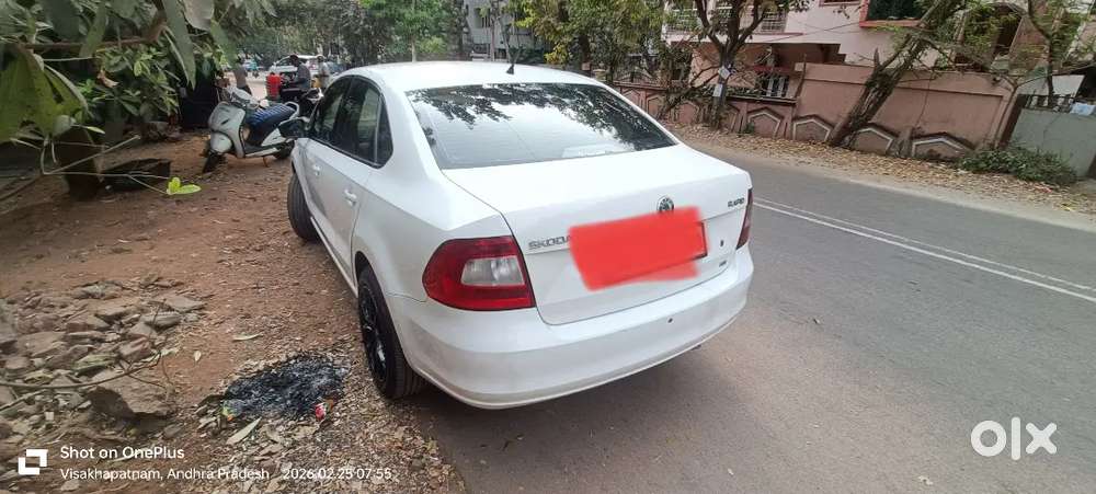 Skoda Rapid Elegance 2012 Diesel Manual