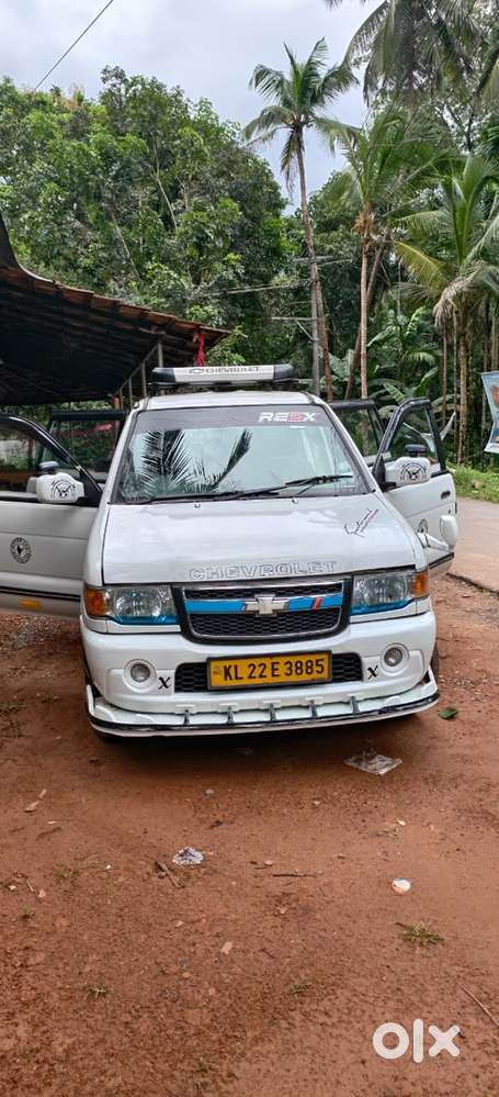 Chevrolet Tavera Neo 2013