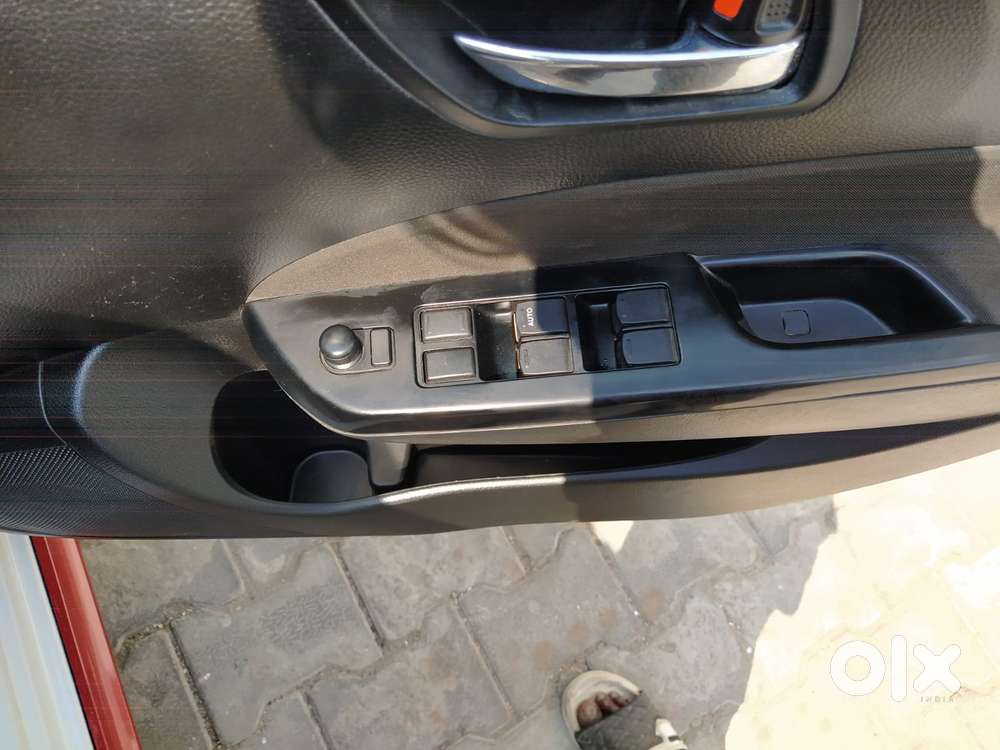 Maruti Suzuki Swift 1.2 Glory Eition, 2016, Petrol