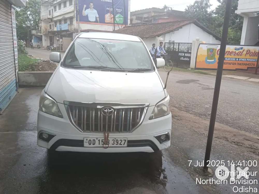 Toyota Innova 2014 Diesel 130000 Km Driven