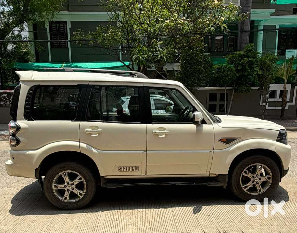 Mahindra Scorpio S10, 2015, Diesel