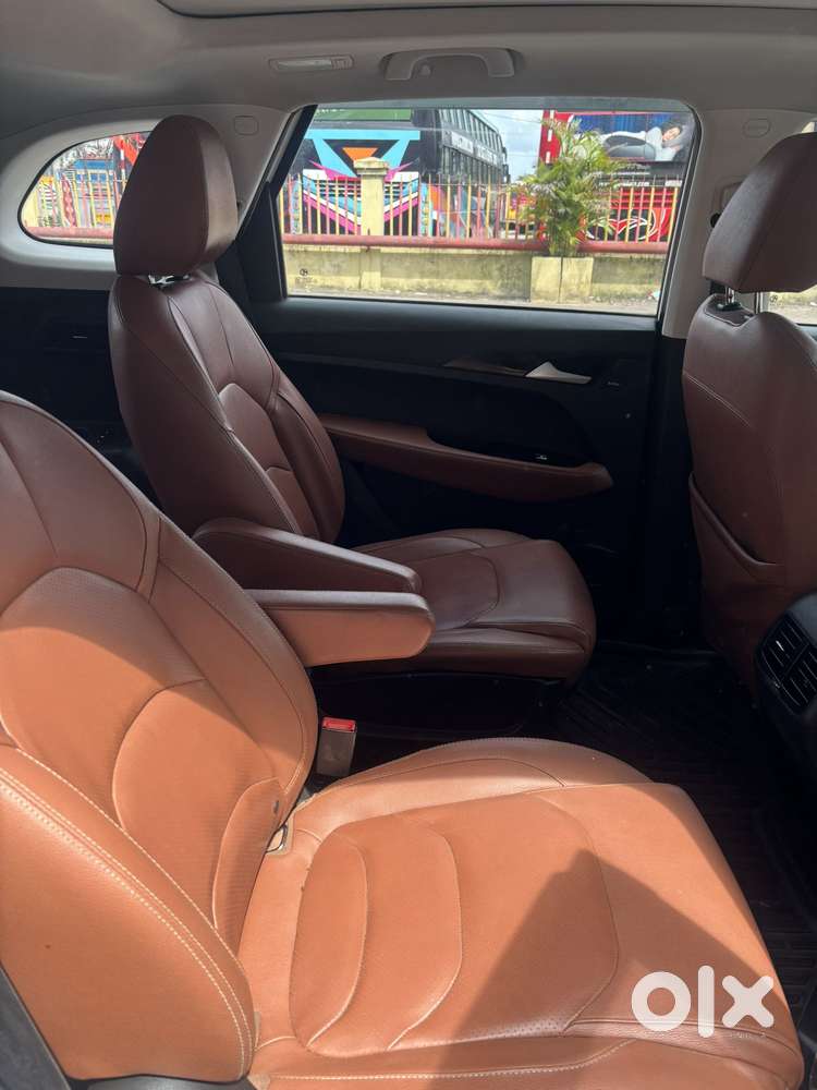 Mg Hector Plus Sharp Pro 2.0 Turbo Diesel 7 Str Dual Tone, 2021, Die..