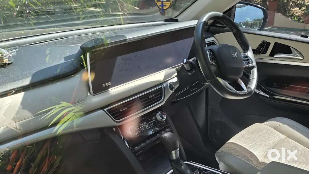 Mahindra Xuv700 Ax7l November 2022 Diesel Automatic Well Maintained.